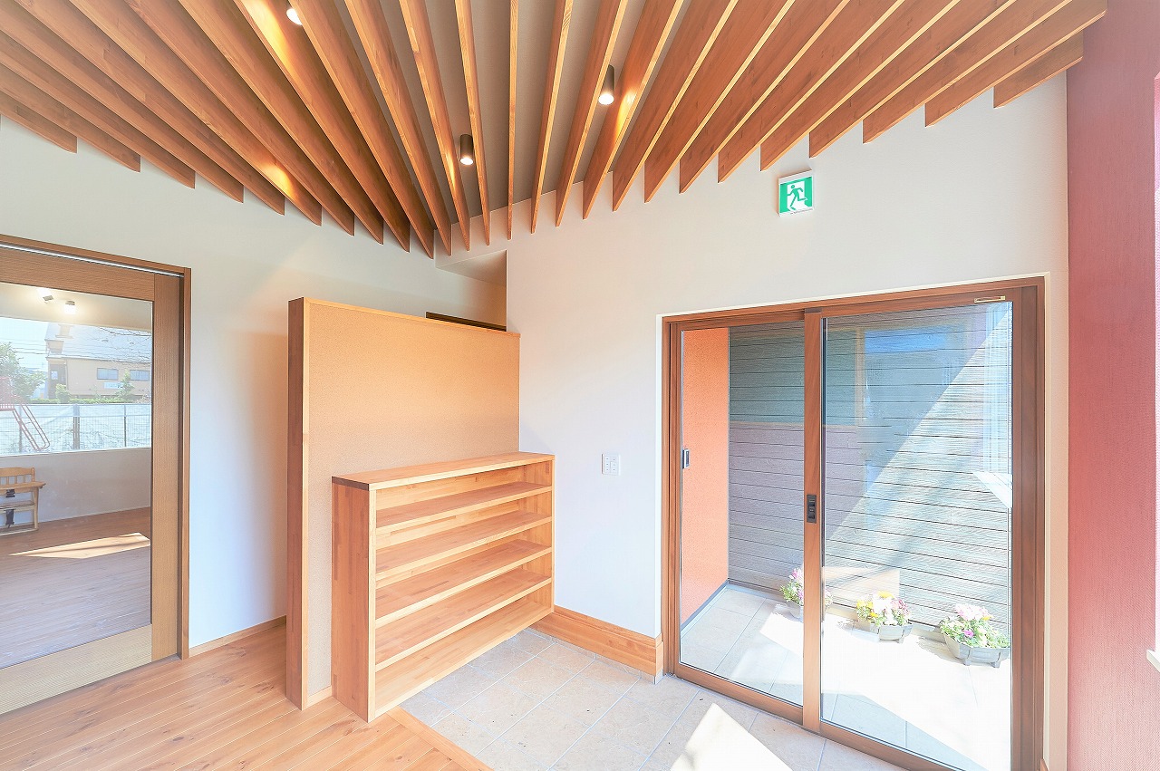 木質化された天井